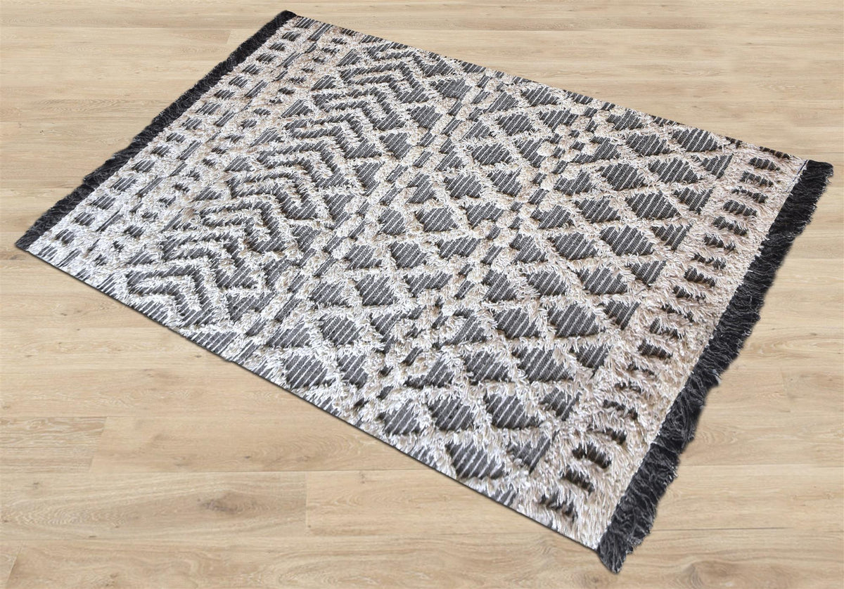 Tassel Tufted Wool Rug