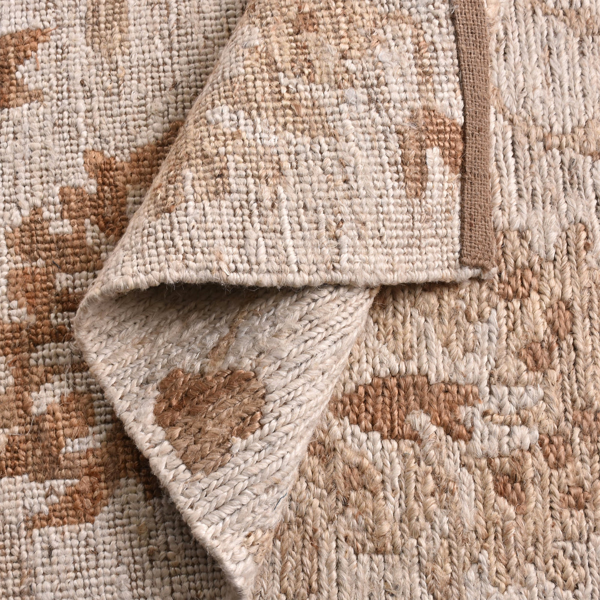 Peony Hand-Knotted Jute Rug